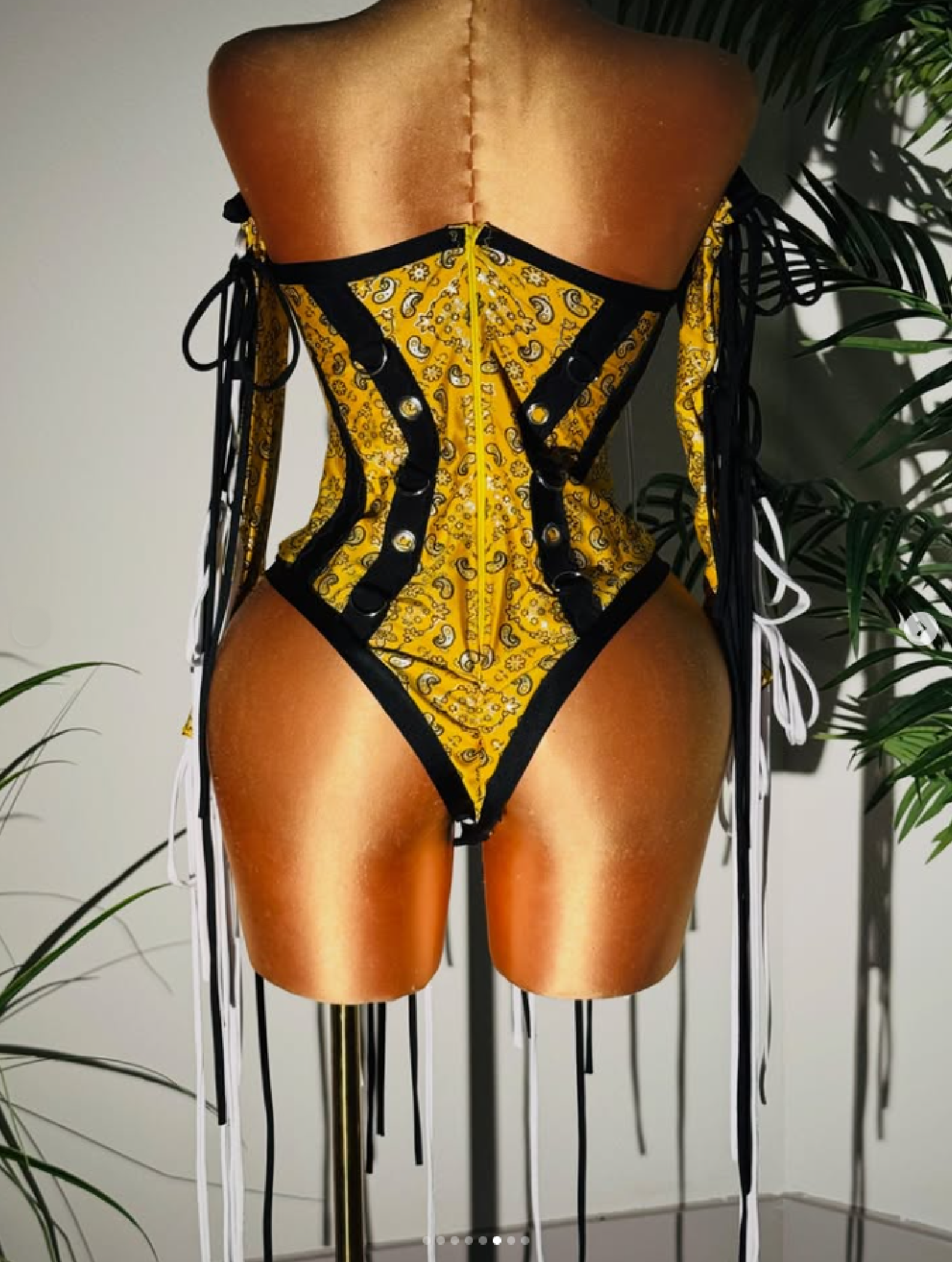 Yellow Bandana Sporty <br> Costume with Matching Gloves - Image 2